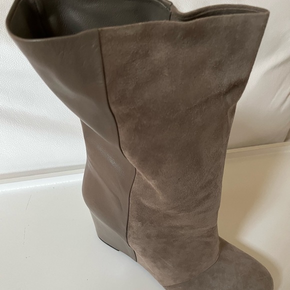 New Enzo Angiolini Eabaki Taupe Wedge Boots Size 11 - Picture 6 of 6